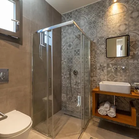 Dimitra - Saint Nikolas Retreat Faraklata